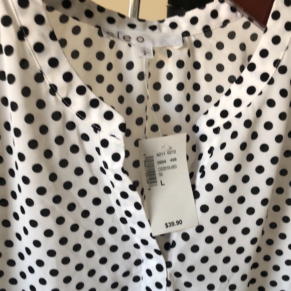 Light weight polka dot top - Picture 2 of 3